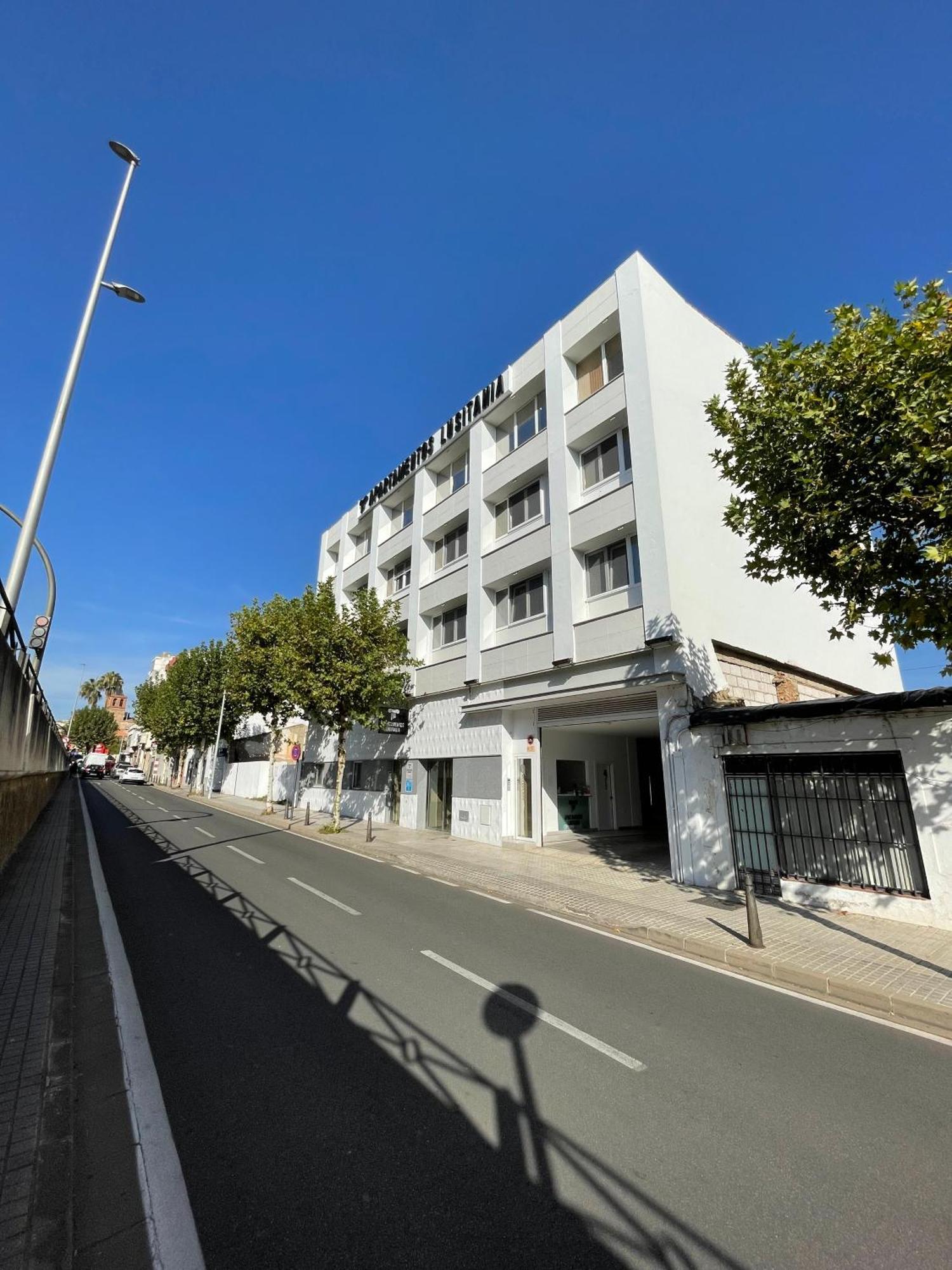 Lusitania Parking Gratis Bajo Disponibilidad *